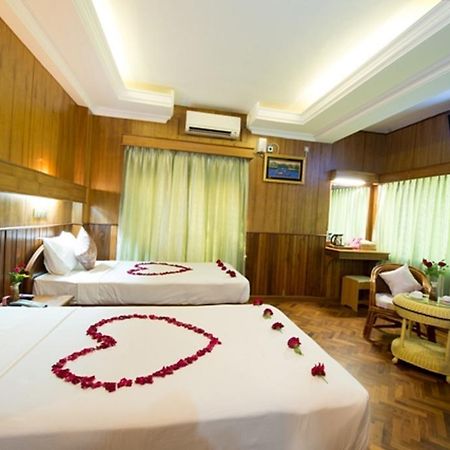 The Hotel Emperor Mandalay Exteriör bild