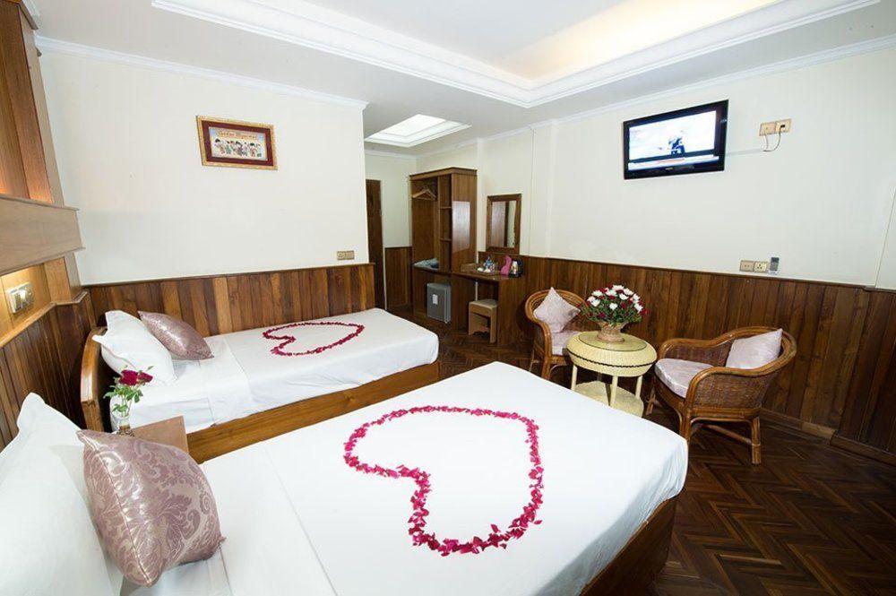 The Hotel Emperor Mandalay Exteriör bild